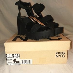 New MADDEN NYC size 10 heels/shoes black